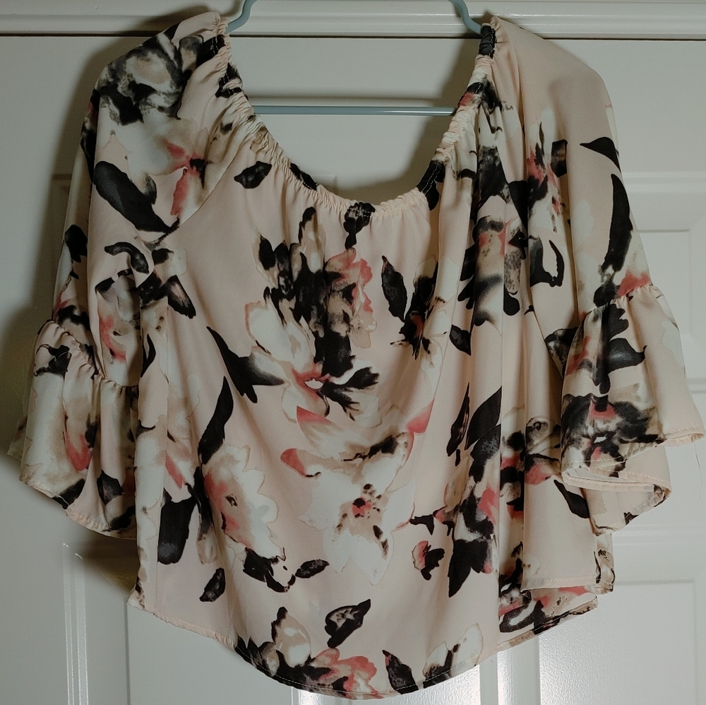 Agaci floral blouse size medium